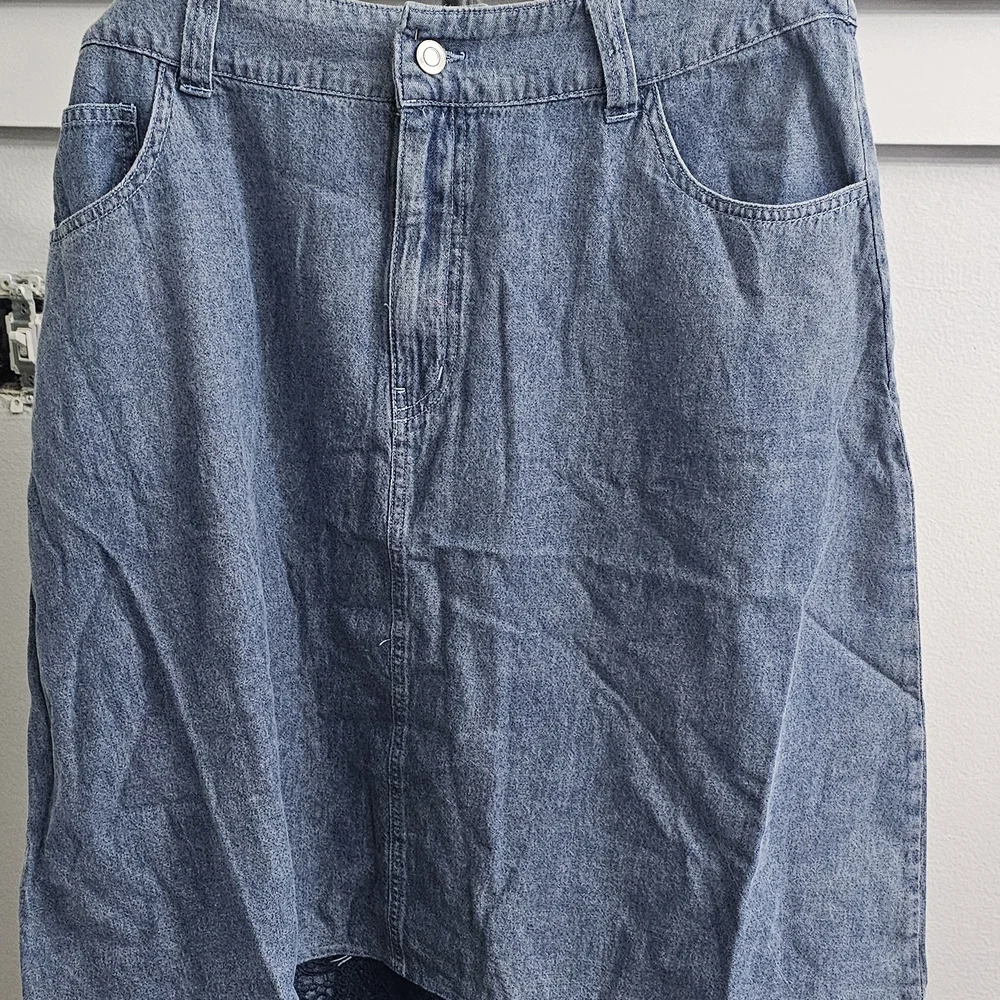 Indigo Thread Co. Denim‎  Skirt With Blue Crochet Lace Bottom Hem Size XL NEW - Picture 2 of 5